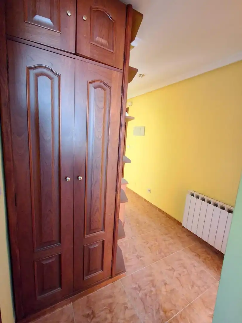 Habitación de Piso en venta en Tudela de Duero con Calefacción, Trastero y Balcón