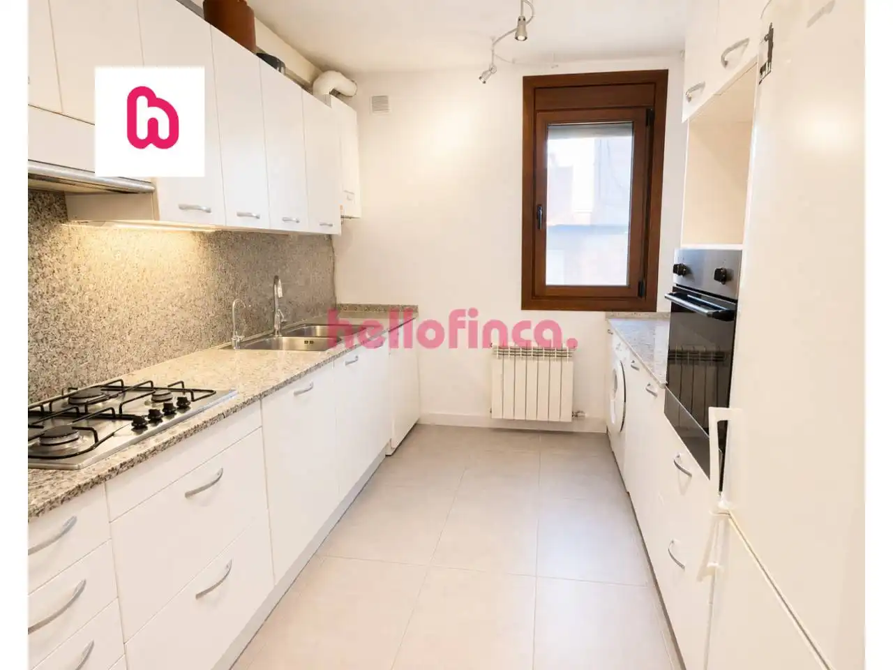 Cuina de Pis en venda en Avià amb Aire condicionat, Calefacció i Parquet