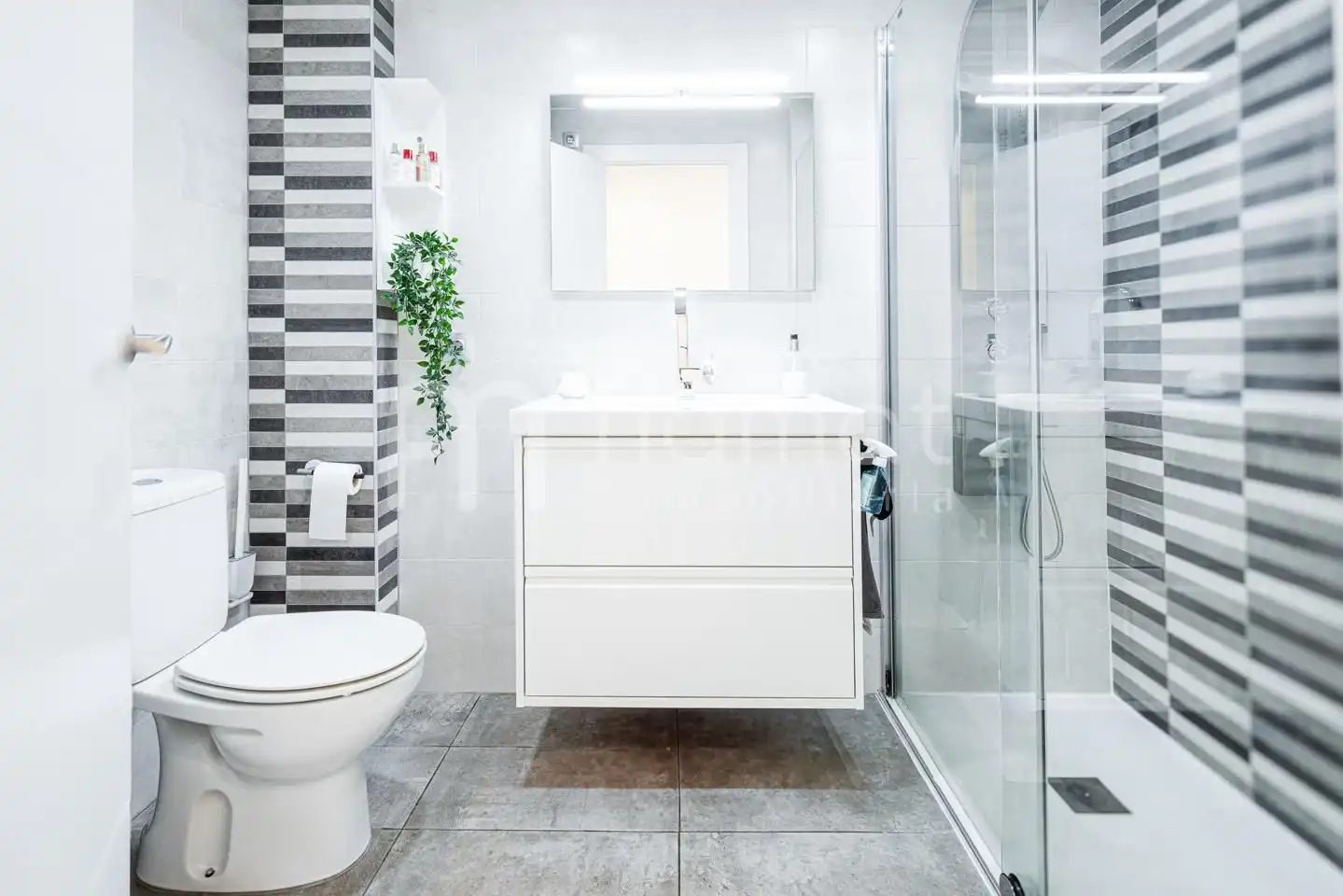 Baño de Ático en venta en Montgat con Aire acondicionado, Calefacción y Parquet