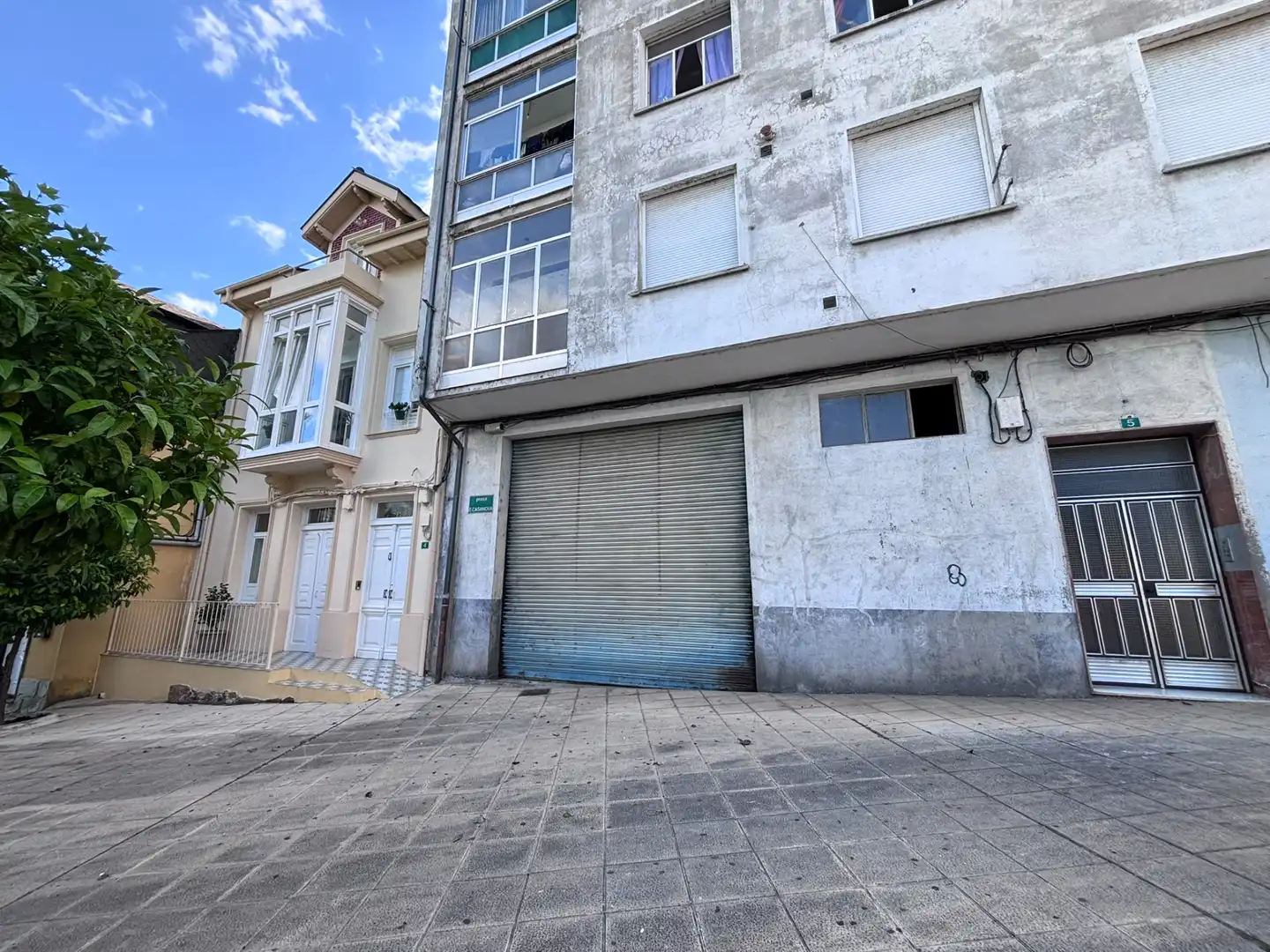 Exterior view of Commercial properties for sale in A Rúa 