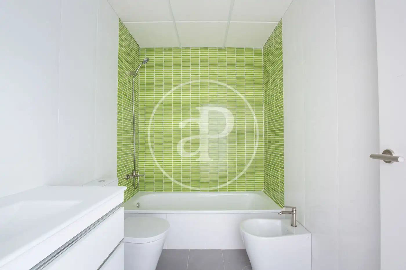 Baño de Casa adosada en venta en Chiva con Aire acondicionado, Calefacción y Jardín privado