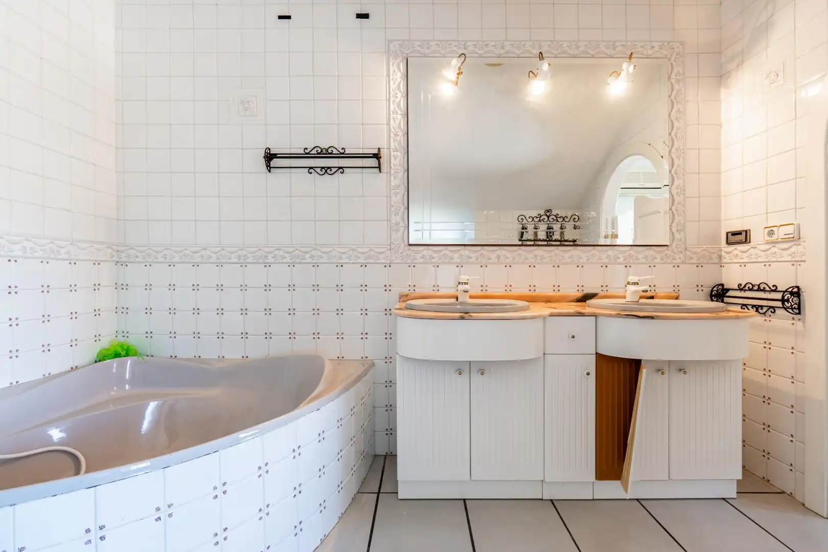 Baño de Casa o chalet en venta en Valdepeñas de Jaén con Aire acondicionado, Calefacción y Jardín privado