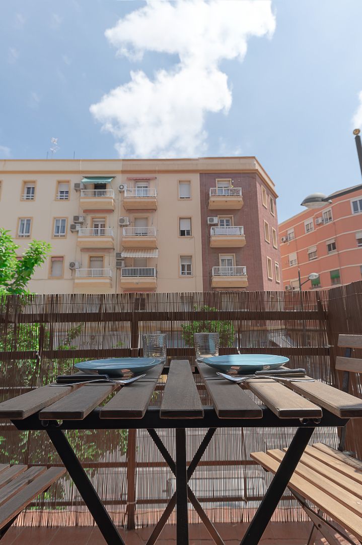 Exterior view of Flat to rent in  Valencia Capital  with Furnished and Balcony