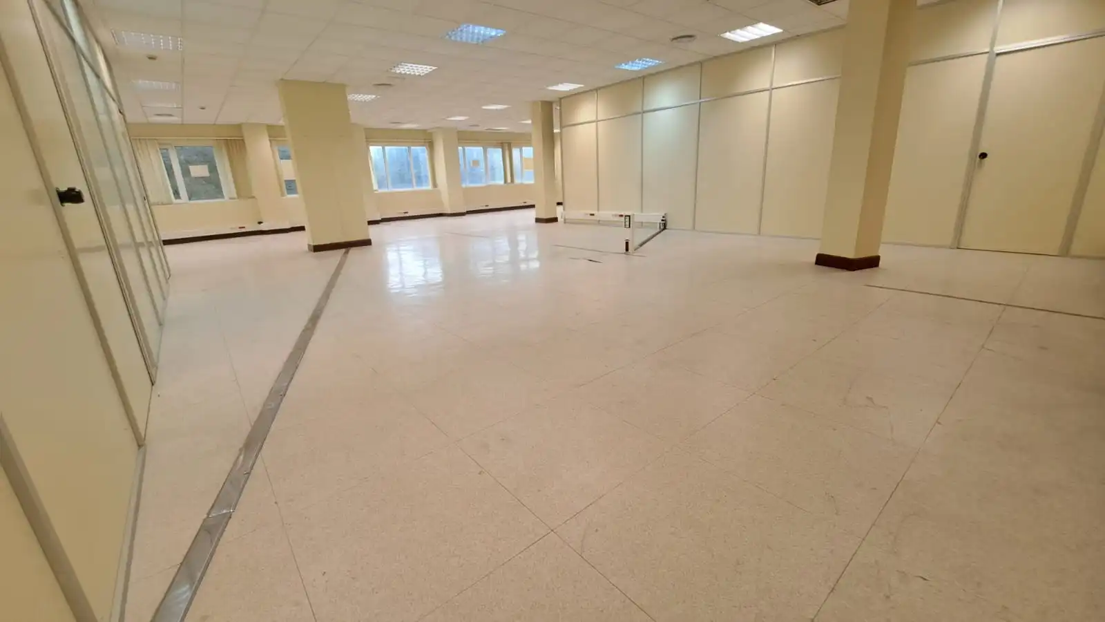 Oficina en venta en Derio con Aire acondicionado y Calefacción