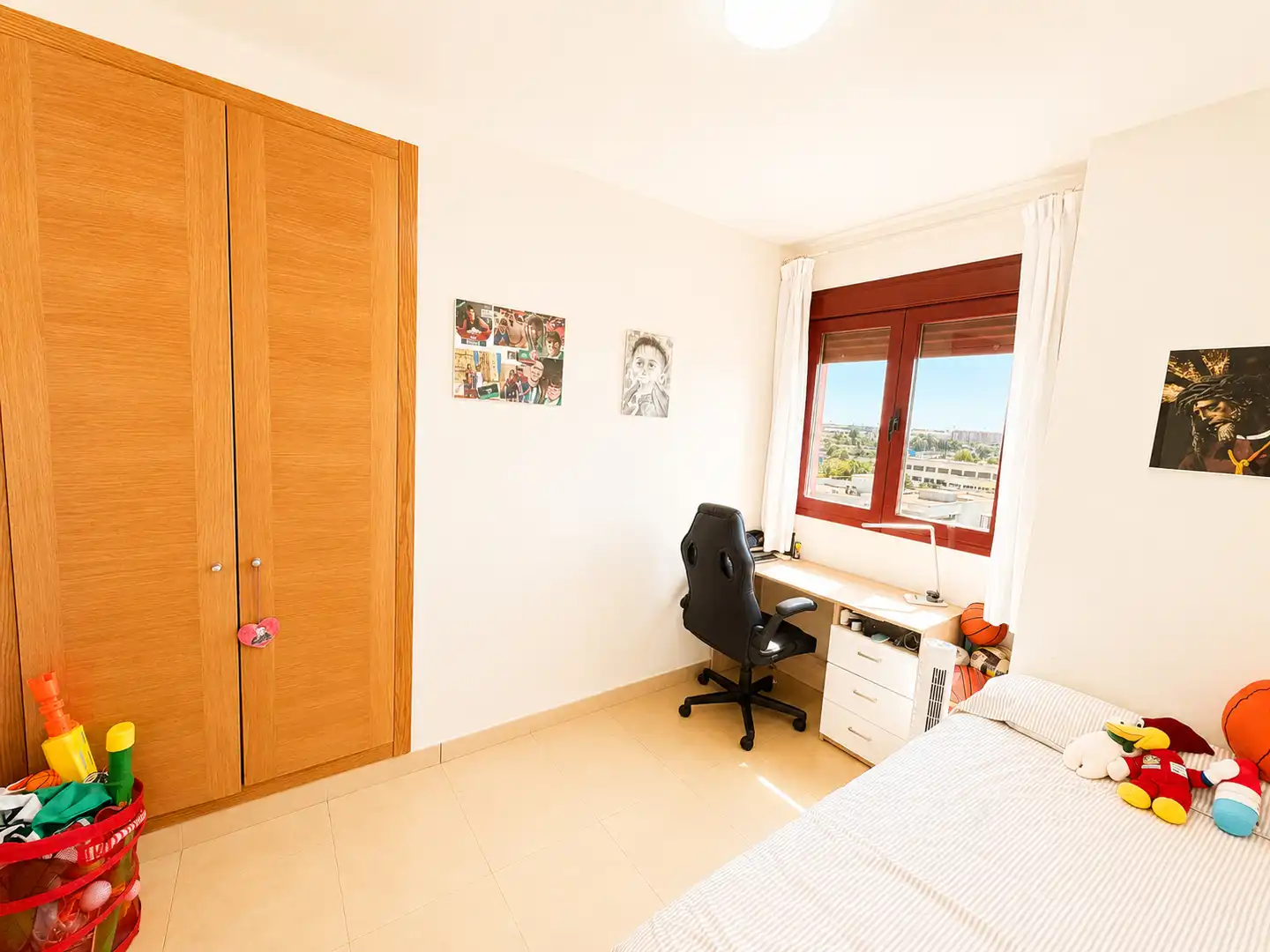 Bedroom of Flat for sale in Sevilla  with Air Conditioner and Community pool