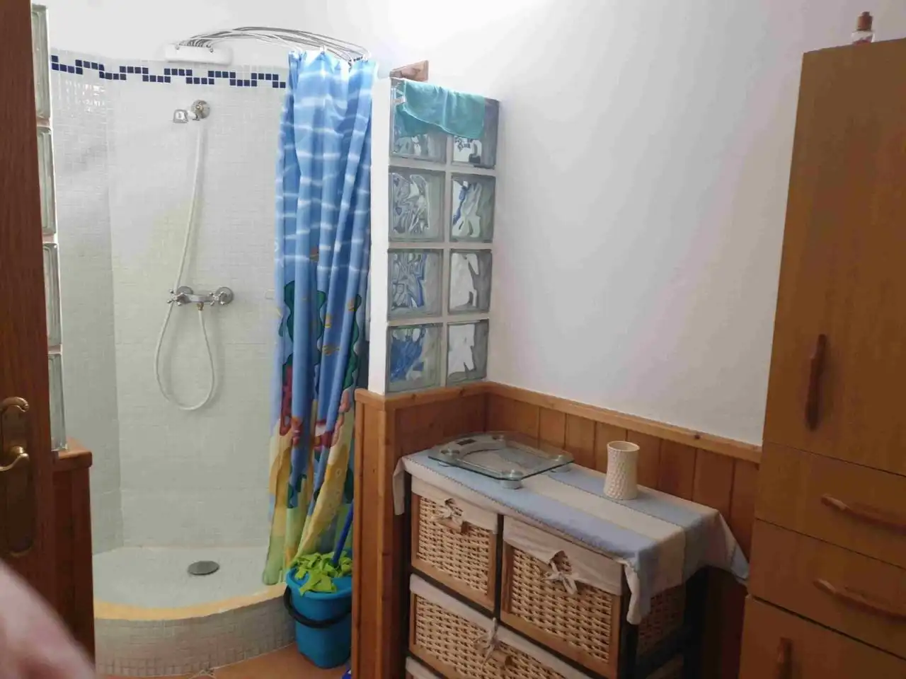 Badezimmer von Dachboden zur Miete in Pozohondo mit Terrasse und Möbliert