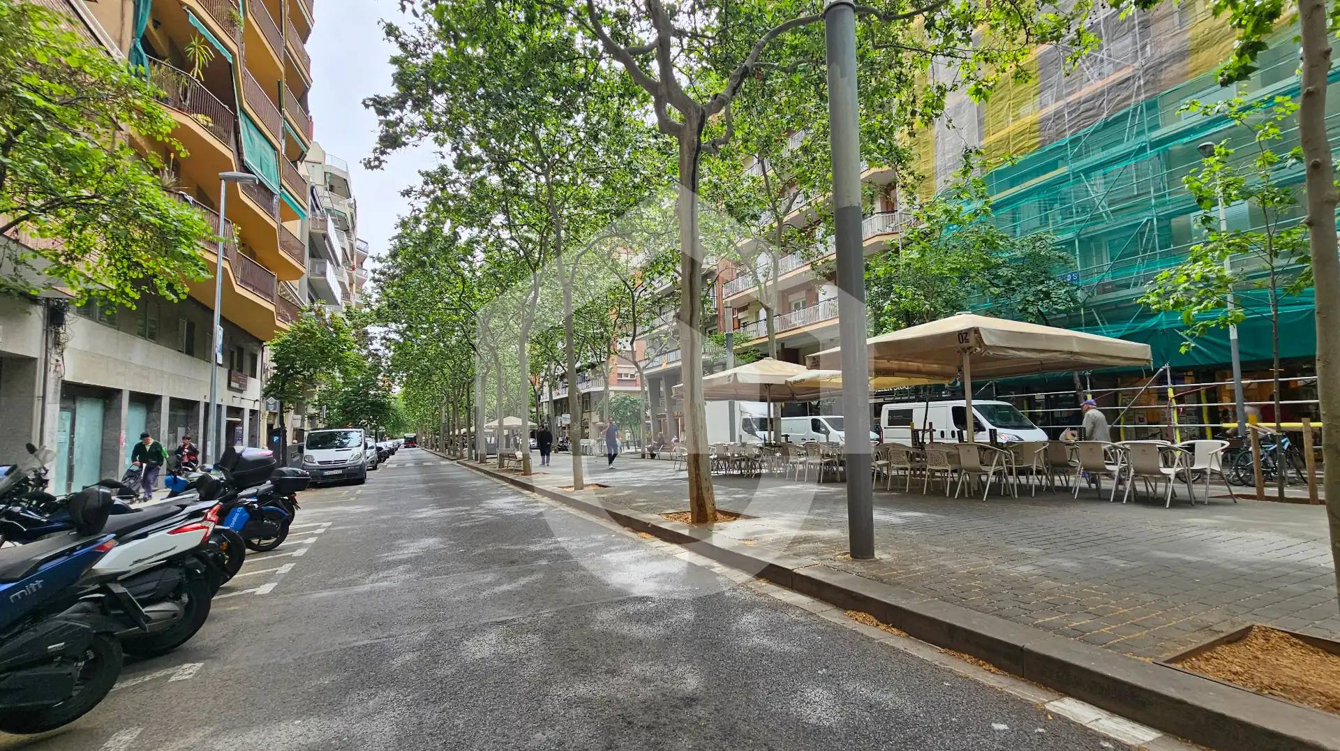 Vista exterior de Pis en venda en Barcelona amb Calefacció