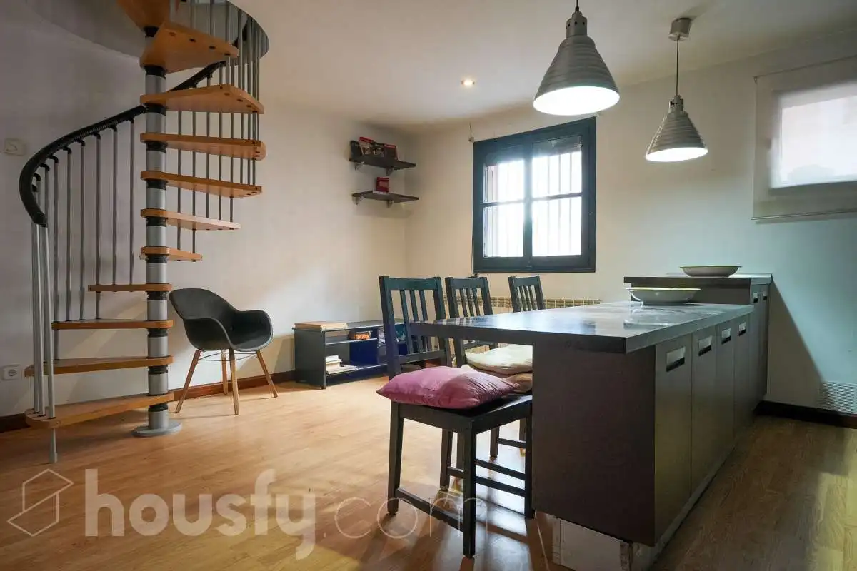 Sala d'estar de Àtic en venda en Madrid