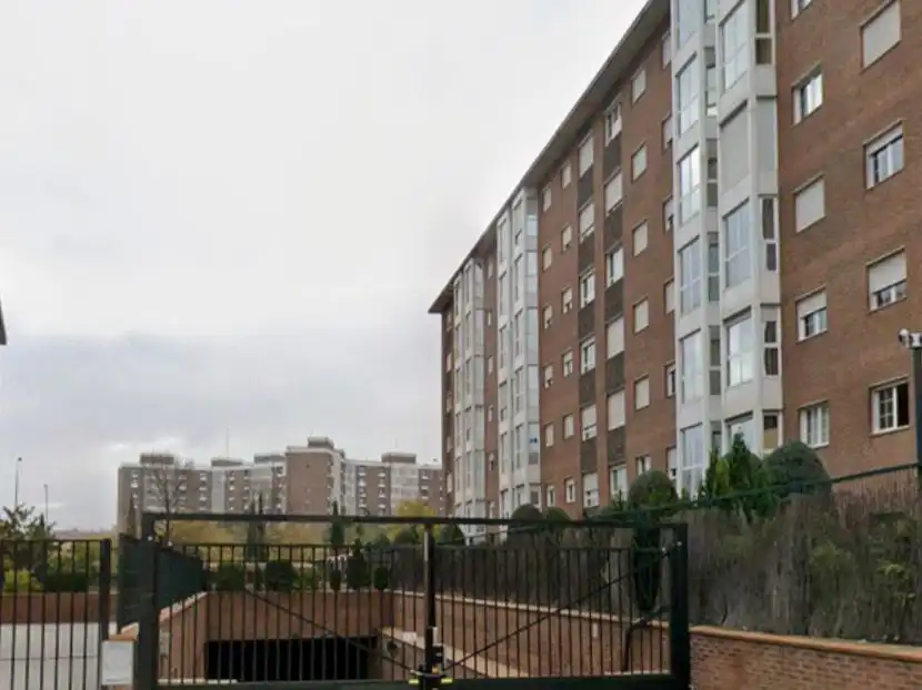 Vista exterior de Garaje en venta en Madrid