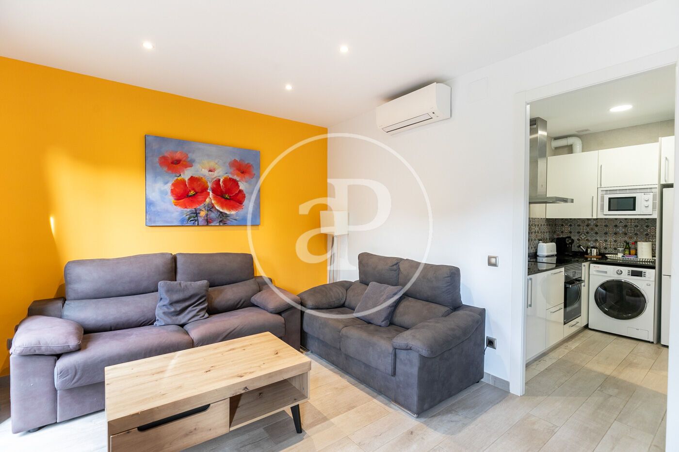 Sala de estar de Piso de alquiler en  Barcelona Capital con Aire acondicionado, Calefacción y Amueblado