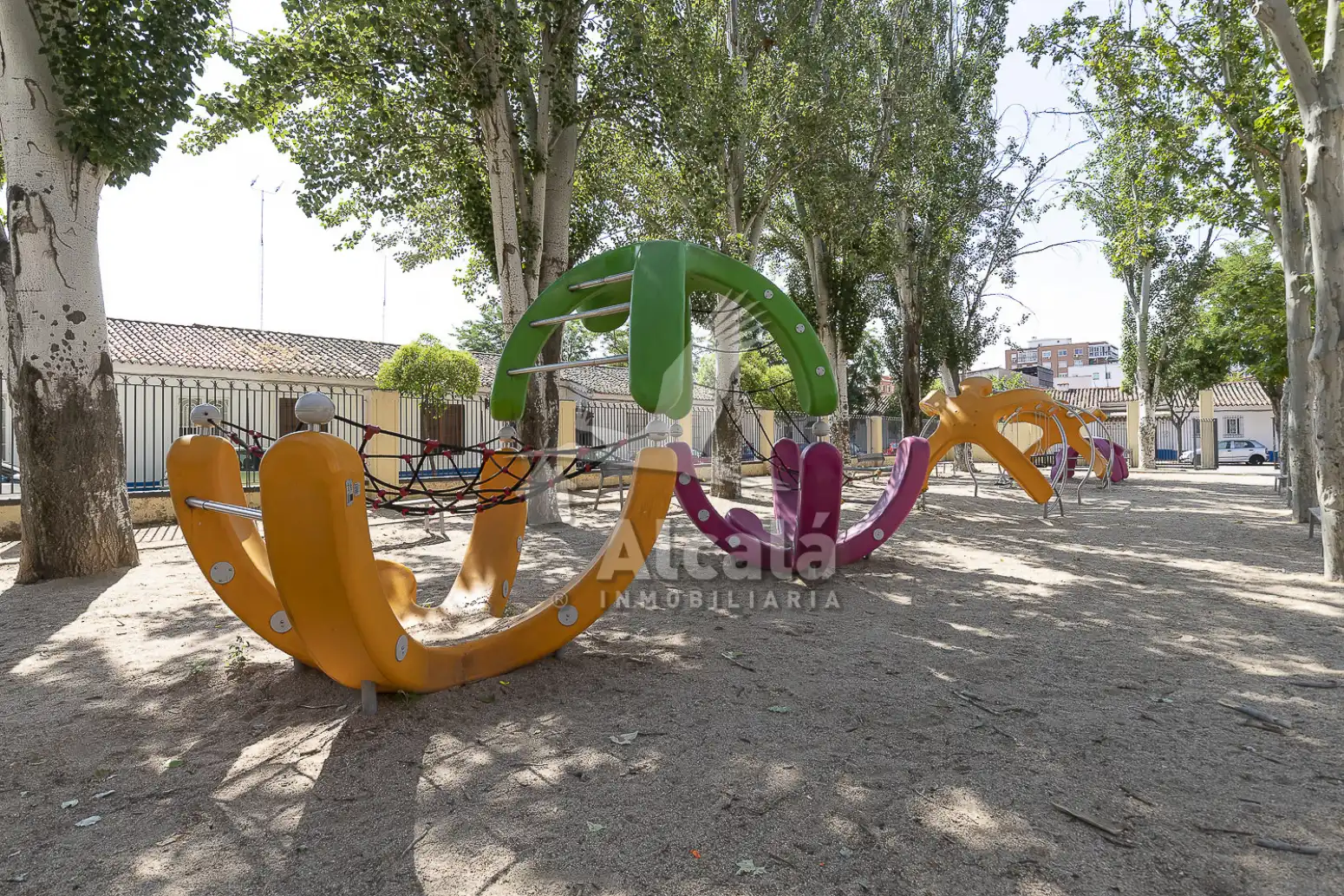 Vista exterior de Casa adosada en venta en Alcalá de Henares