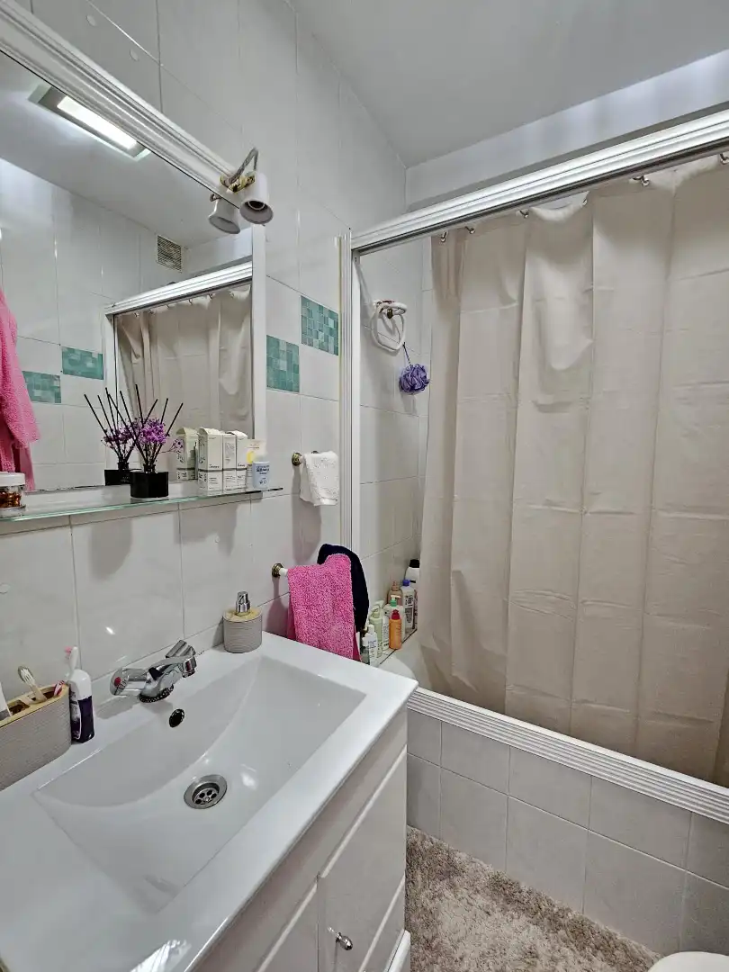 Baño de Piso en venta en Talavera de la Reina con Aire acondicionado, Calefacción y Amueblado