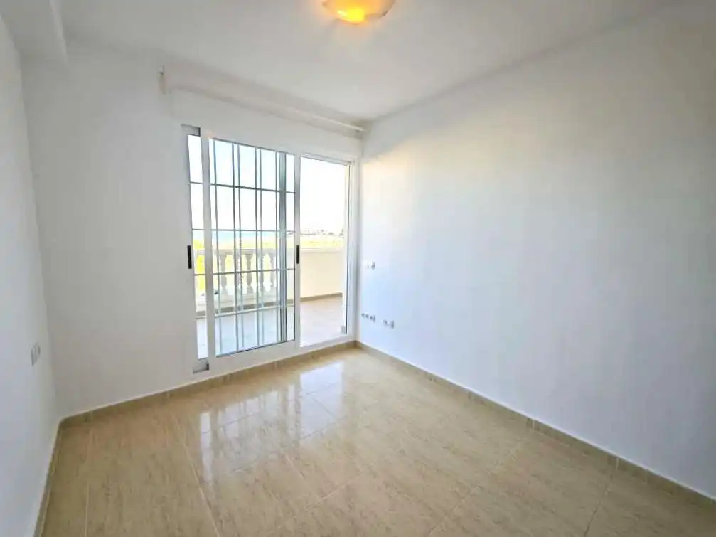 Appartamento con piscina in affitto a Avenida Avenida de Escandinavia, imagen 15