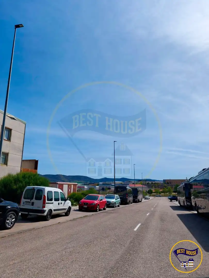 Vista exterior de Nave industrial en venta en Fuentes