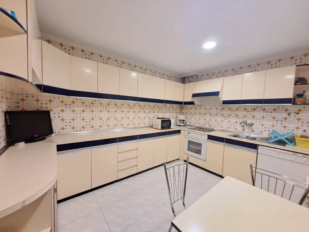 Cocina de Piso en venta en Burgos con Calefacción y Trastero