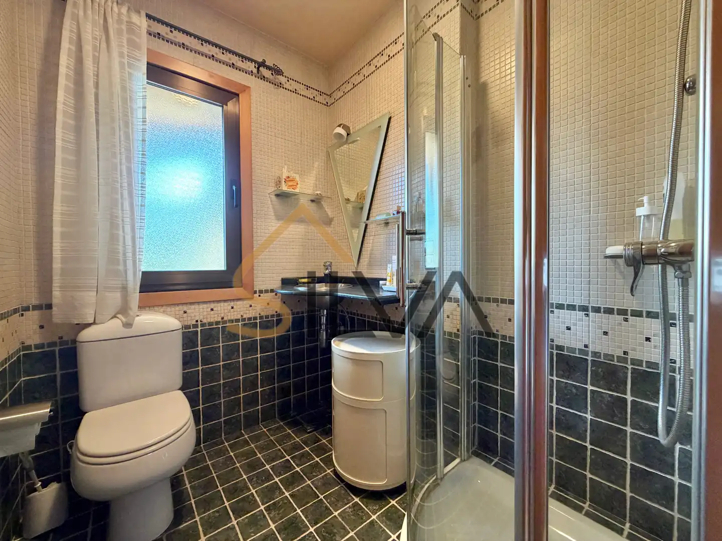 Baño de Casa o chalet en venta en Oleiros con Calefacción, Jardín privado y Terraza