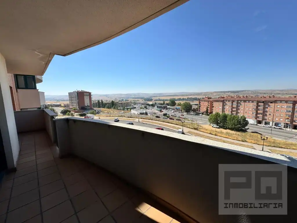 Vista exterior de Piso en venta en Ávila