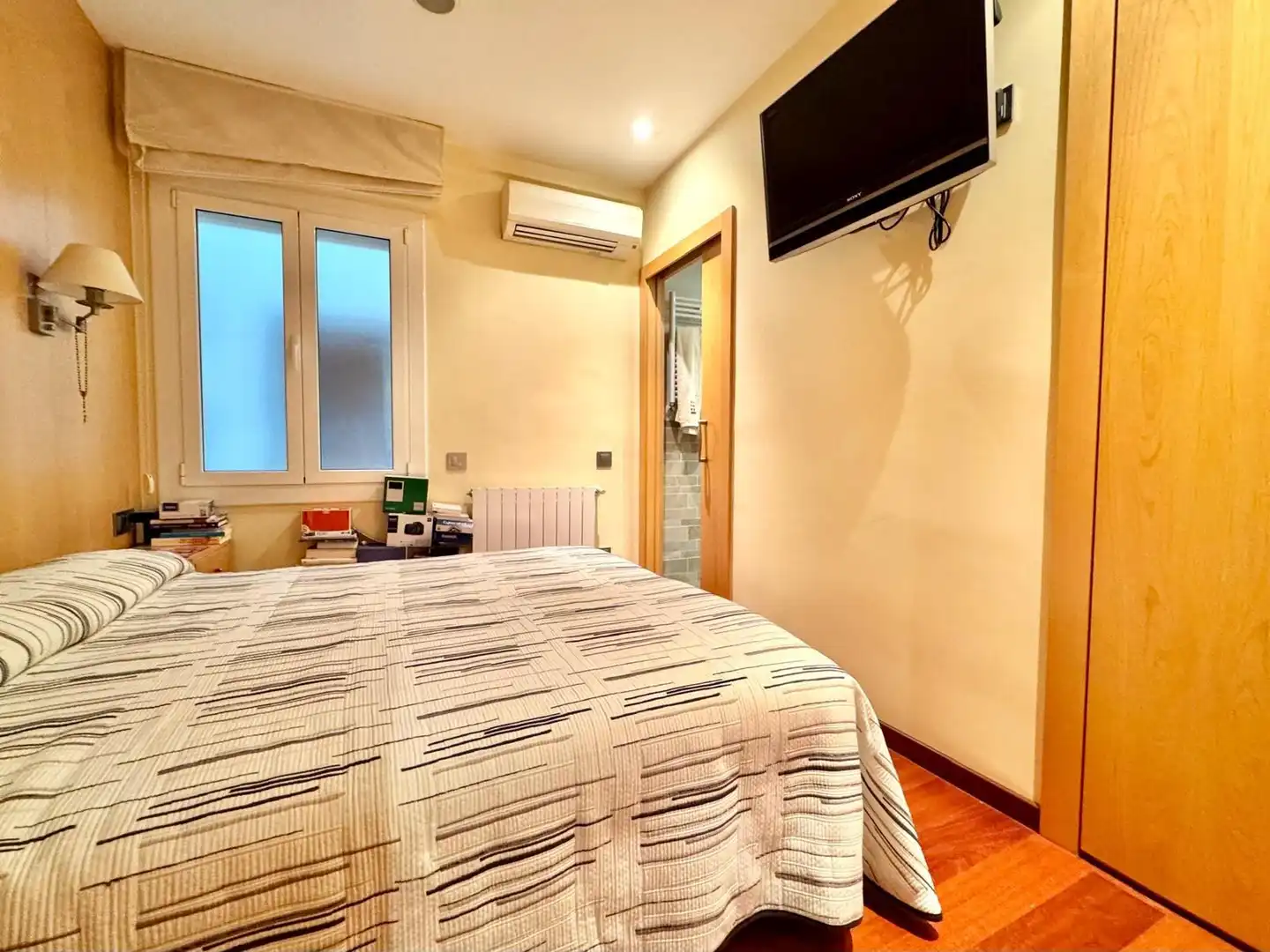 Schlafzimmer von Wohnung zum Verkauf in  Barcelona Capital mit Klimaanlage, Heizung und Parkett
