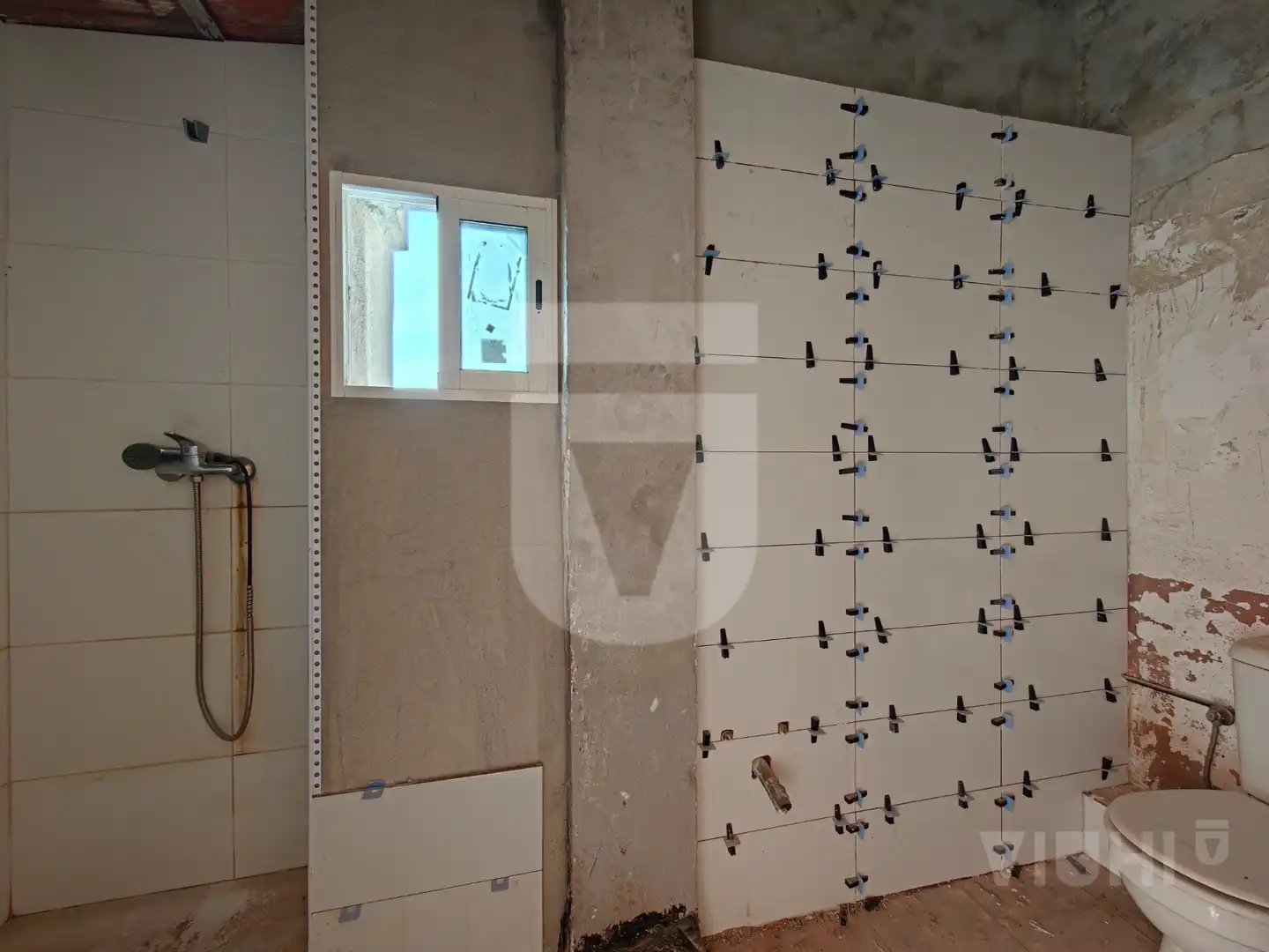 Bany de Edifici en venda en Montgat amb Alarma