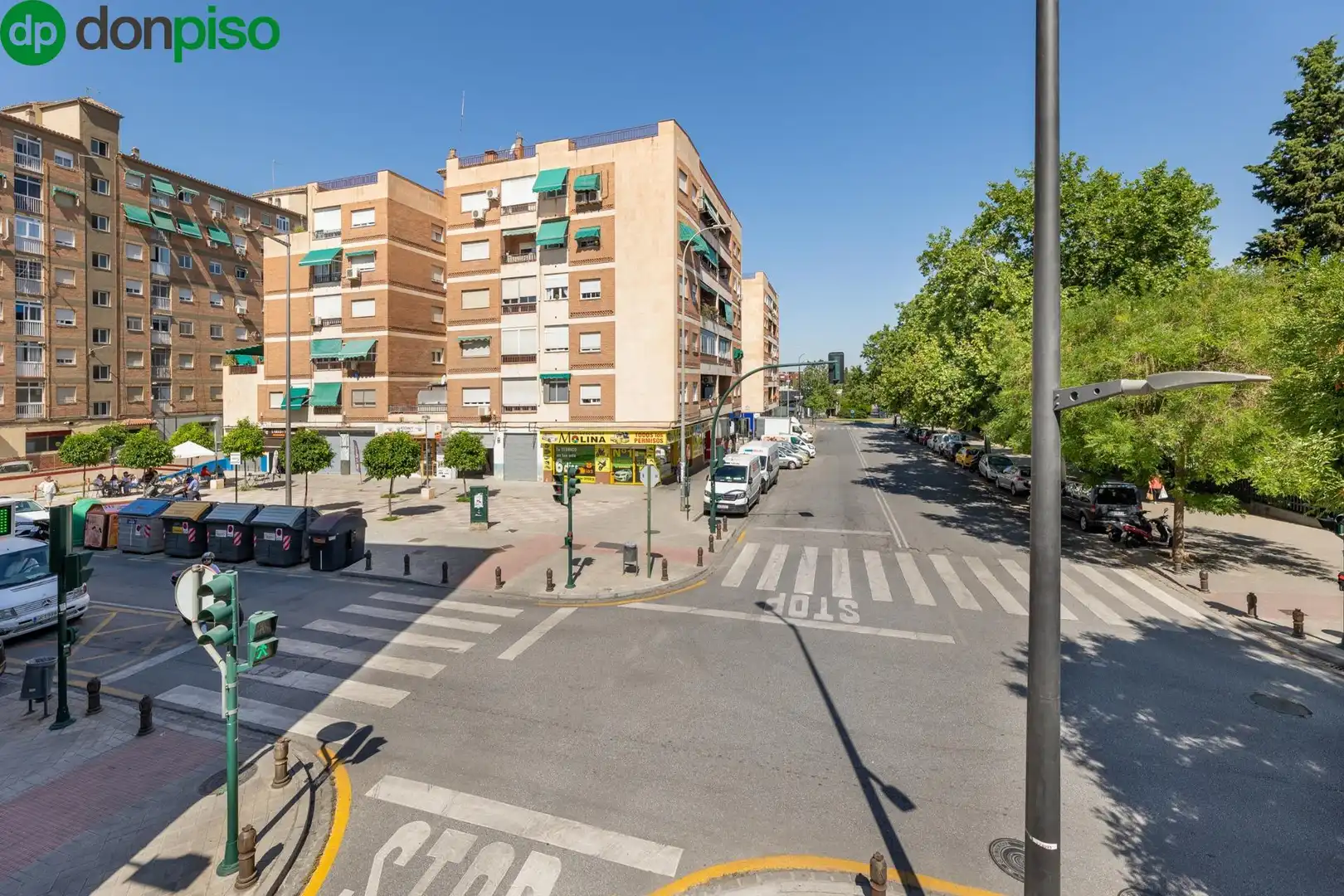 Außenansicht von Gebäude zum Verkauf in Granada