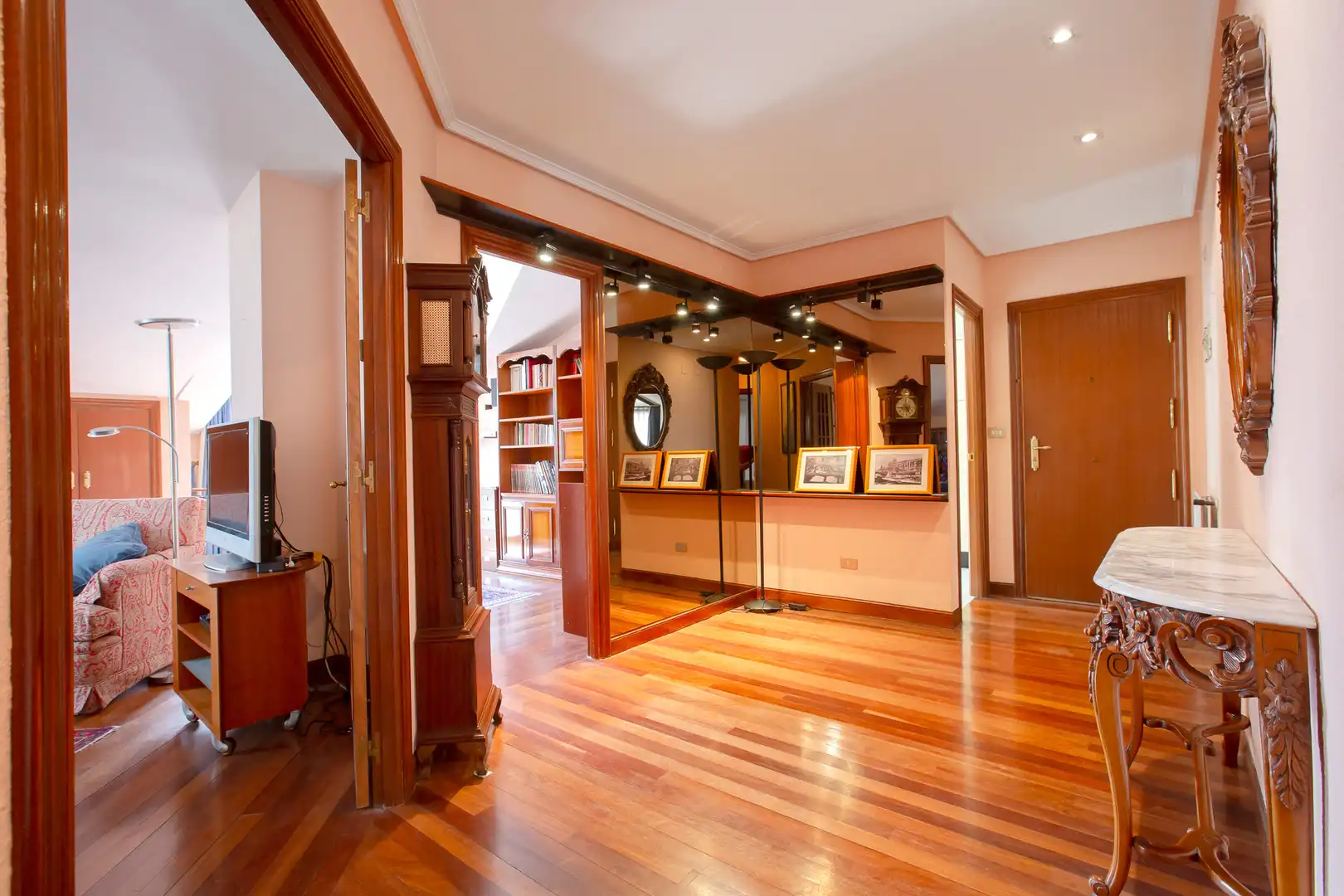 Flat for sale in Bilbao   with Air Conditioner, Heating and Parquet flooring