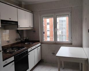 Kitchen of Flat to rent in Avilés  with Oven