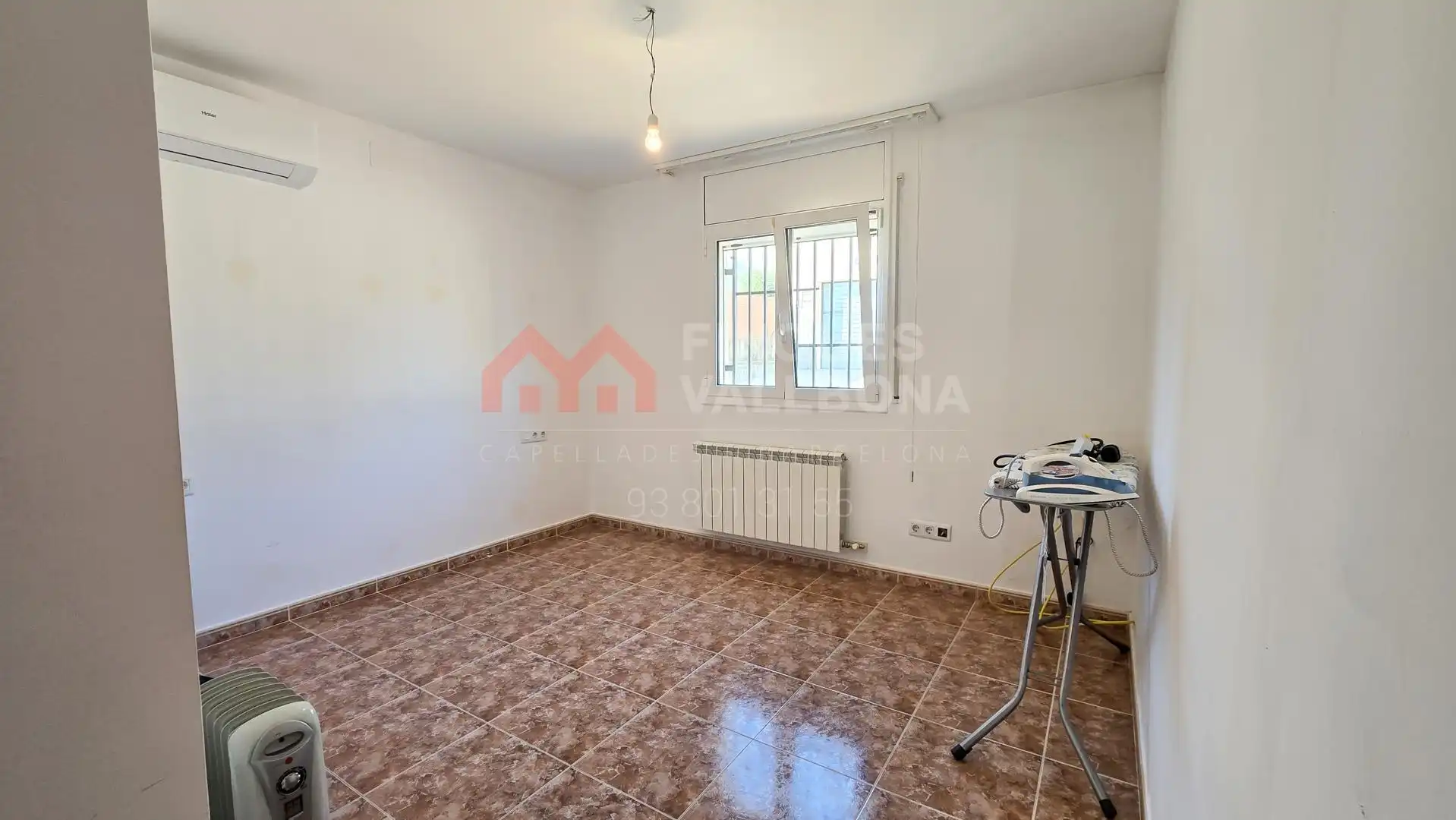 Dormitori de Casa o xalet en venda en La Torre de Claramunt amb Aire condicionat, Calefacció i Jardí privat