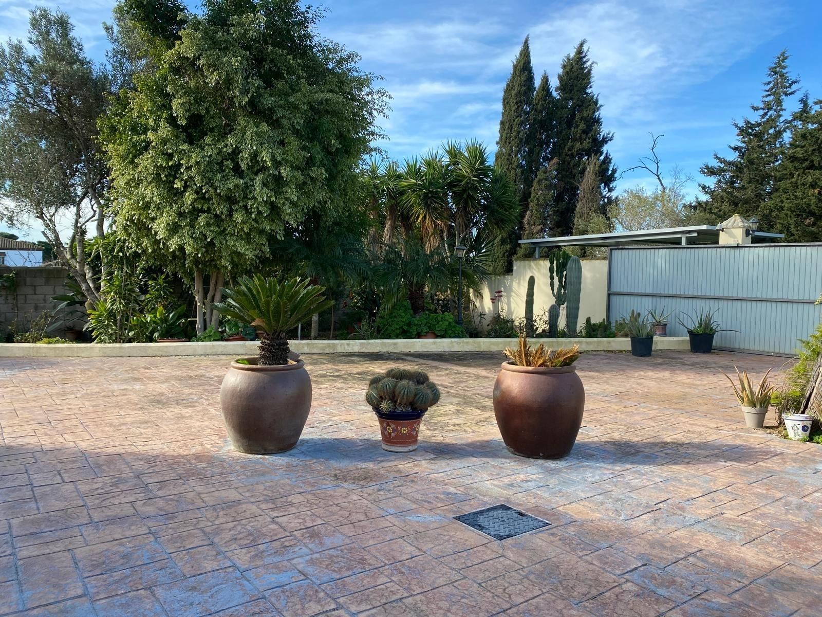 Terrassa de Casa o xalet en venda en Chiclana de la Frontera amb Calefacció, Traster i Piscina