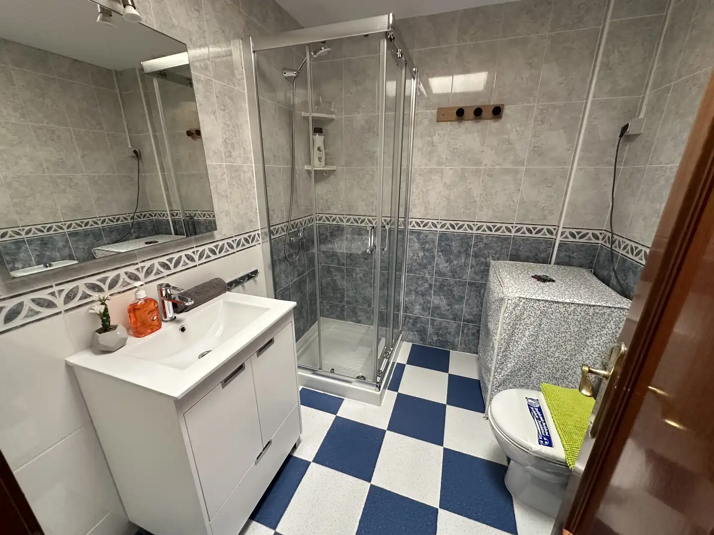 Badezimmer von Einfamilien-Reihenhaus zum Verkauf in La Oliva mit Terrasse, Möbliert und Waschmaschine