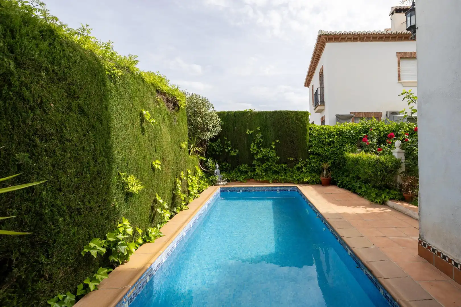 Piscina de Casa adosada en venda en La Zubia amb Calefacció, Terrassa i Traster