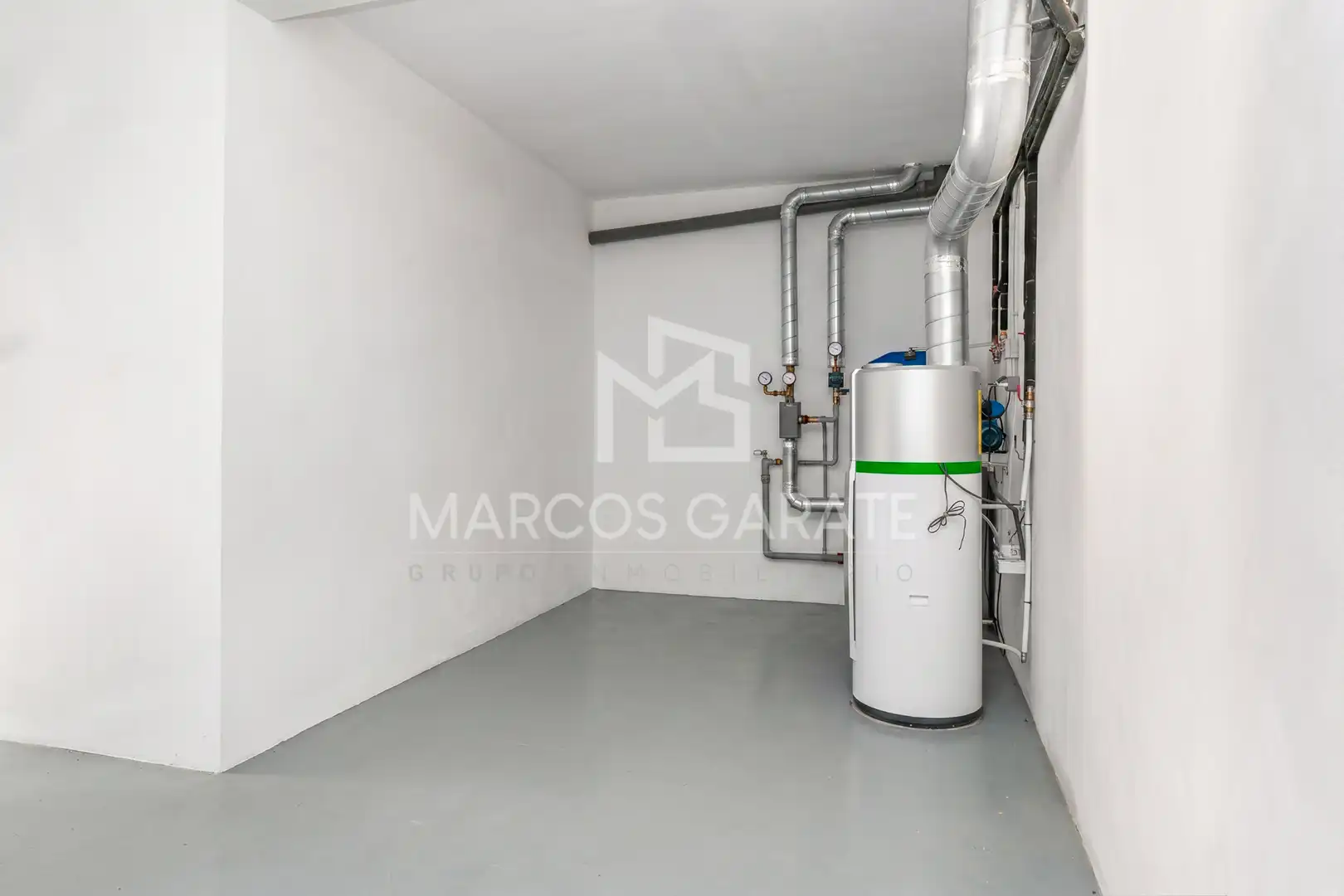 Casa con terraza en venta en Avinguda Marca Hispànica, imagen 10