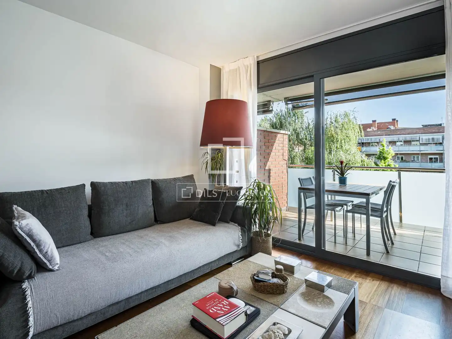 Living room of Flat for sale in Sant Cugat del Vallès  with Air Conditioner, Heating and Terrace