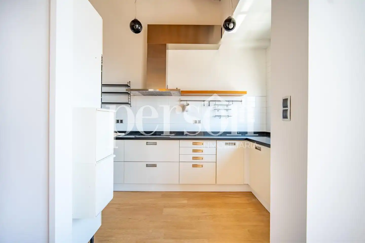 Cuina de Àtic de lloguer en Valencia amb Aire condicionat, Parquet i Terrassa