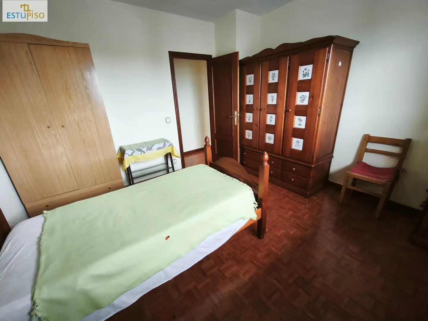 Dormitori de Pis en venda en Vitoria - Gasteiz amb Calefacció, Parquet i Terrassa