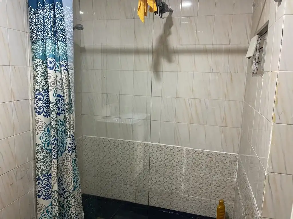 Baño de Piso en venta en Vigo  con Calefacción y Amueblado