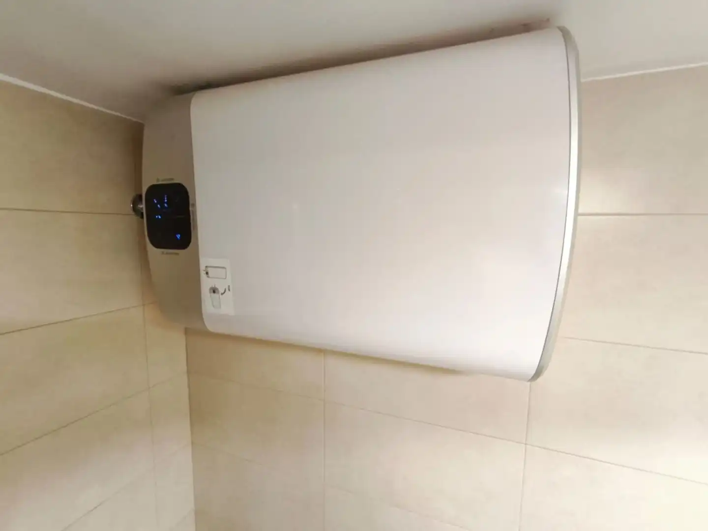 Badezimmer von Wohnung zur Miete in Madrid mit Heizung, Terrasse und Möbliert