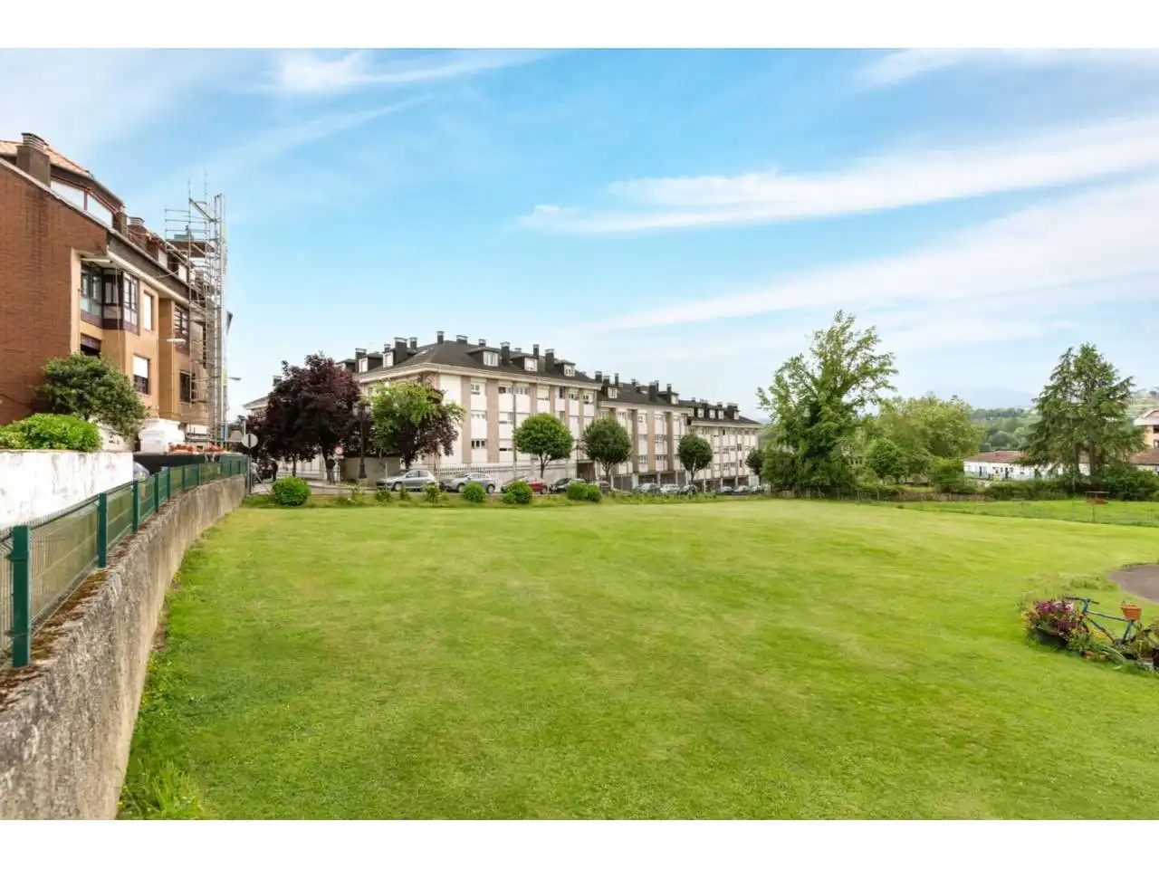 Außenansicht von Residential zum Verkauf in Oviedo 
