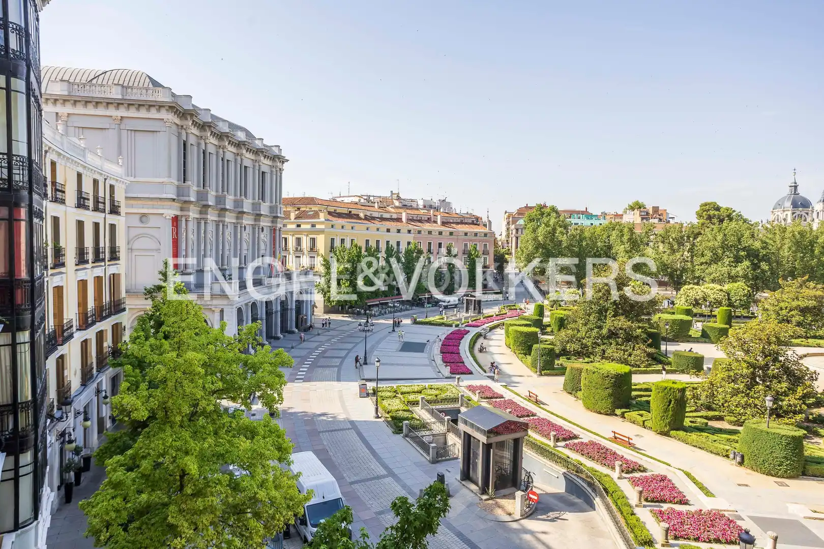 Terrassa de Planta baixa de lloguer en Madrid amb Aire condicionat, Calefacció i Jardí privat