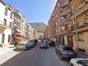 Locale commerciale in affitto a Martos