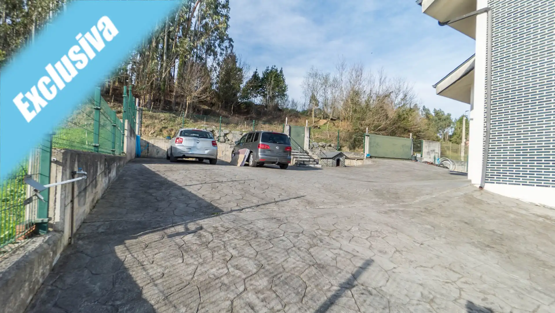 Parking of Houses for sale in Bárcena de Cicero  with Air Conditioner, Heating and Private garden
