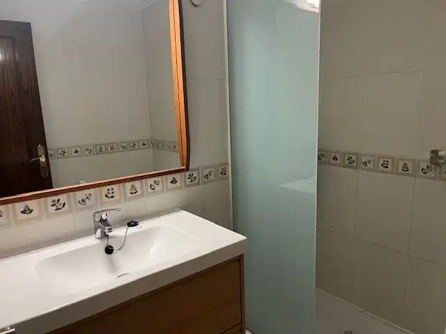 Baño de Piso de alquiler en Barcelona con Aire acondicionado, Calefacción y Parquet