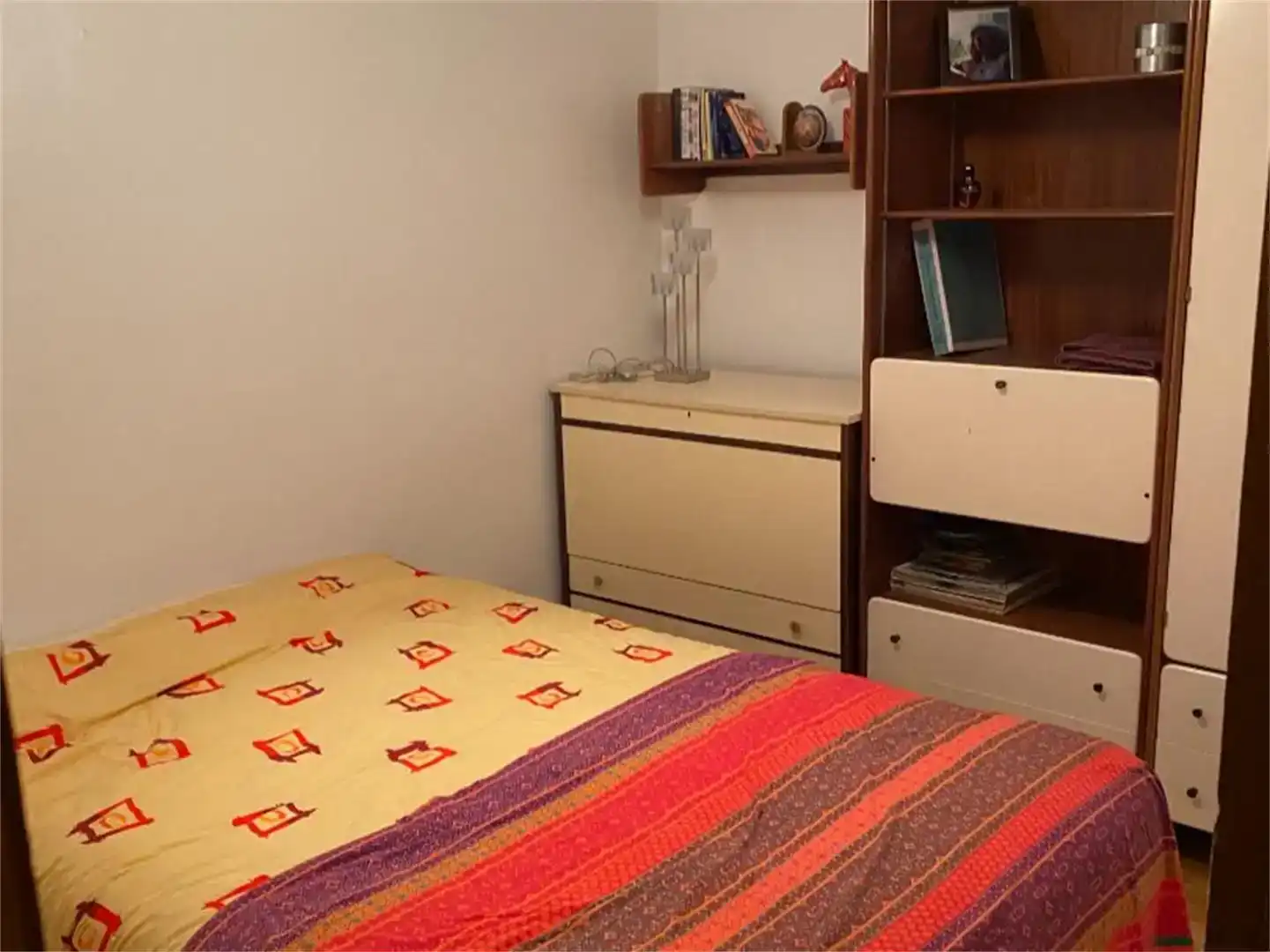 Dormitori de Casa adosada en venda en Abrucena amb Parquet i Moblat