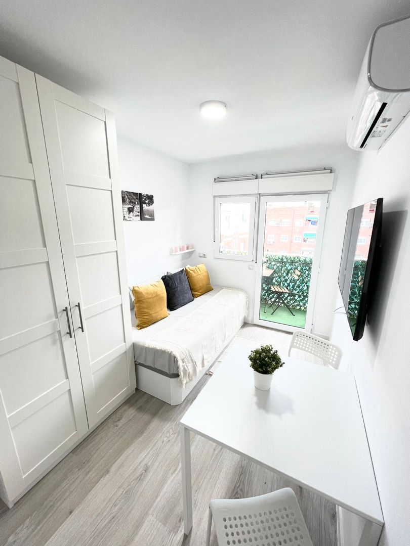 Bedroom of Flat for sale in  Madrid Capital  with Air Conditioner, Heating and Terrace
