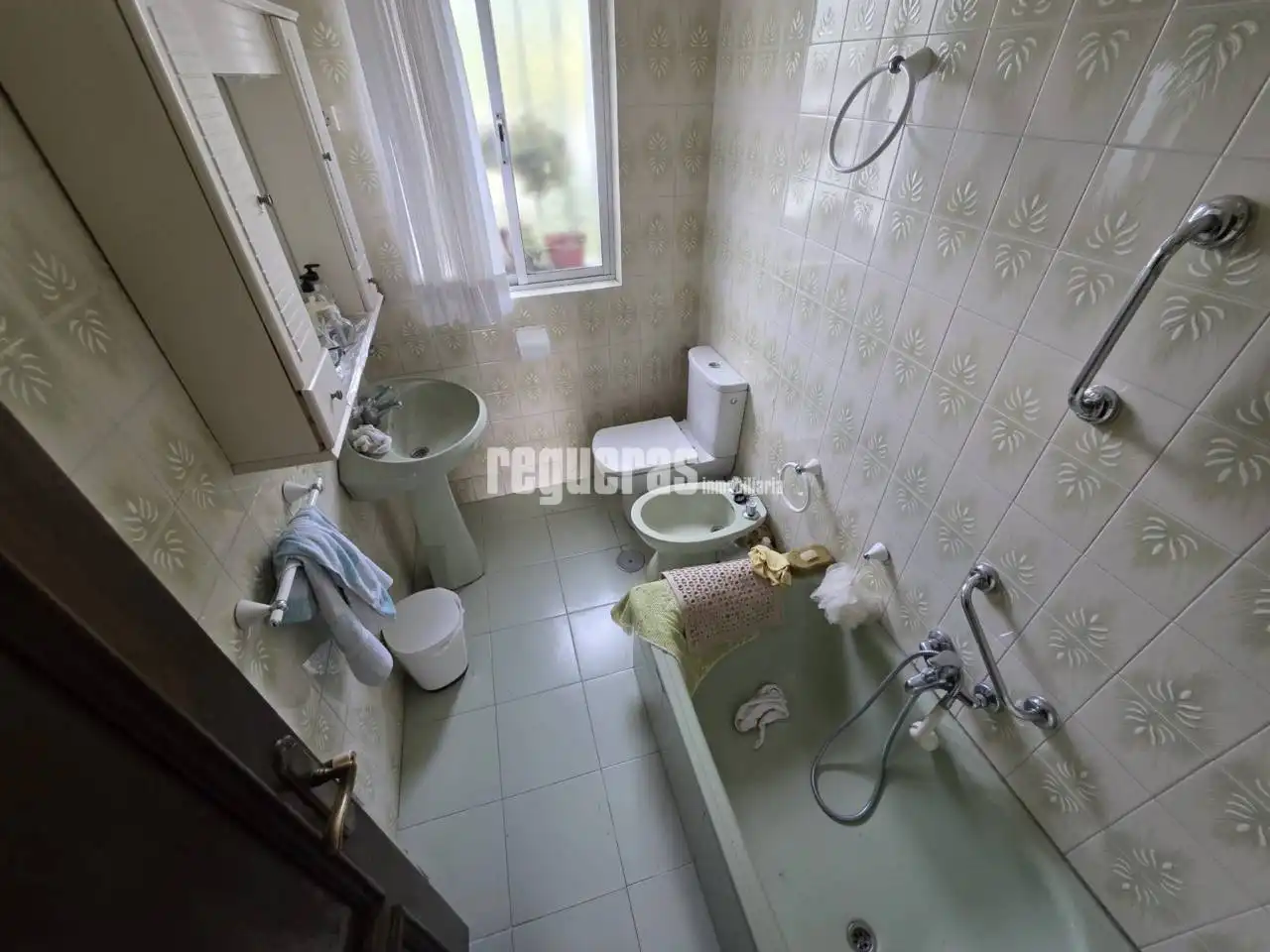 Baño de Casa o chalet en venta en Illas con Calefacción y Jardín privado