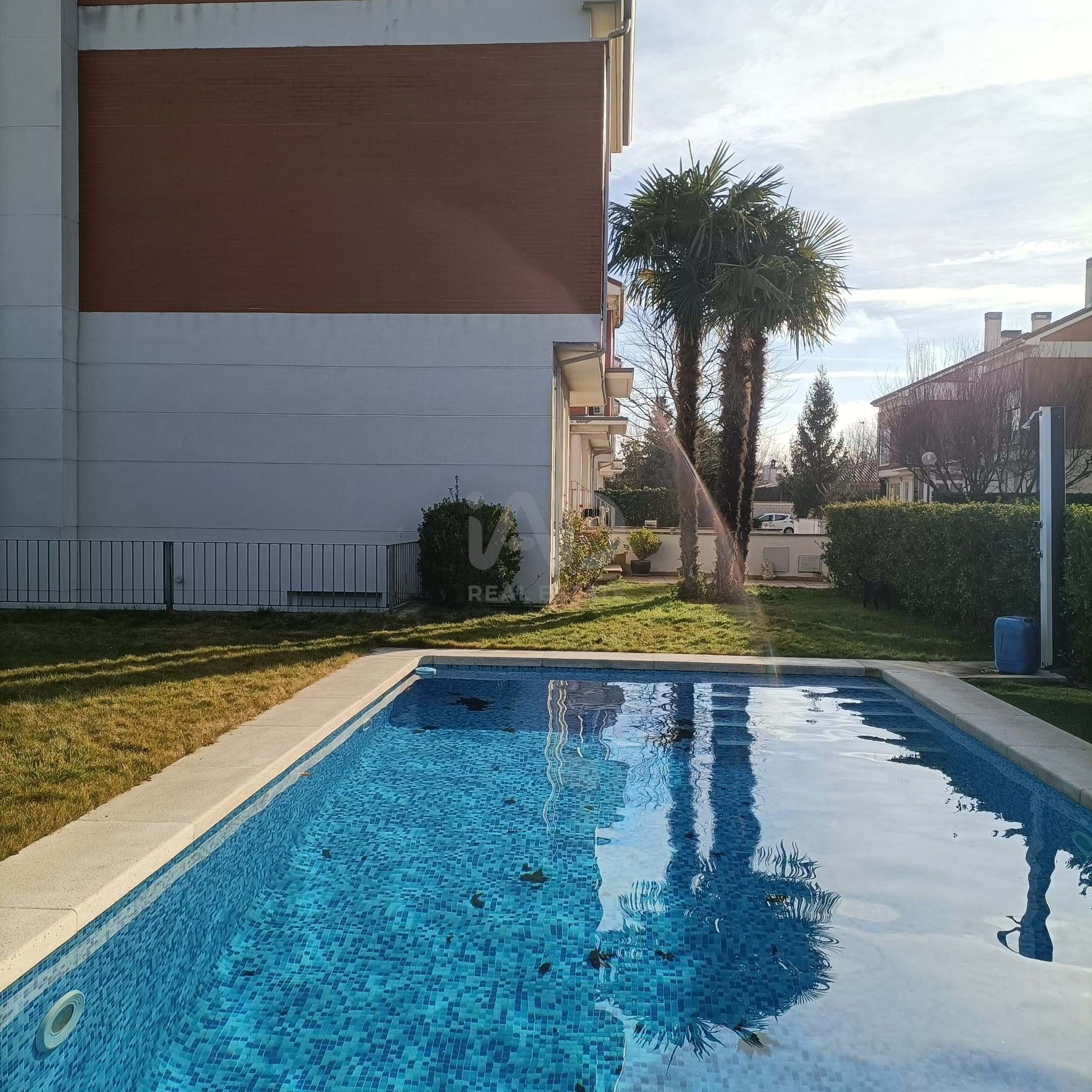 Piscina de Casa o xalet en venda en Valladolid Capital amb Aire condicionat, Calefacció i Terrassa