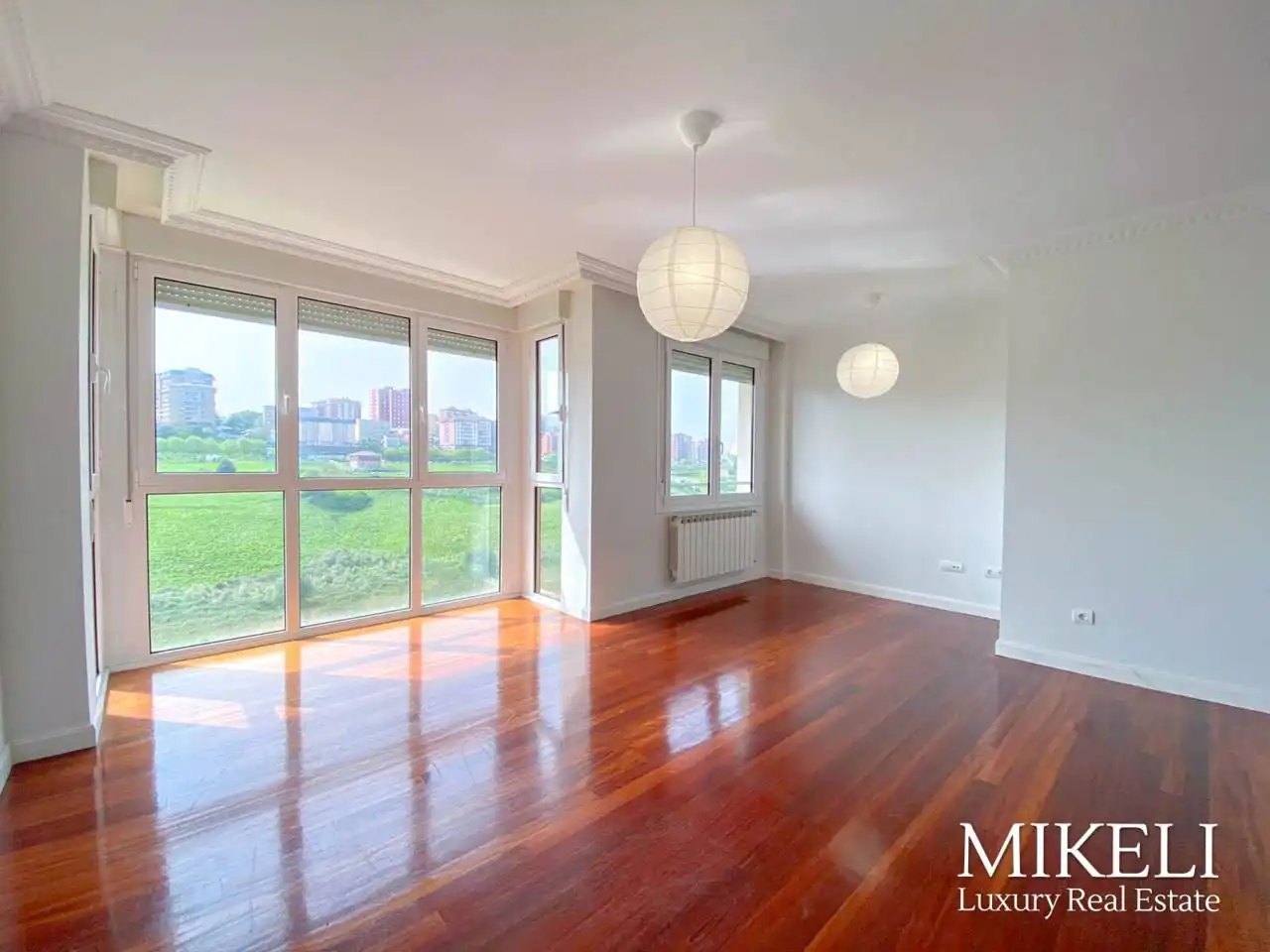 Living room of Flat for sale in Santander  with Heating, Storage room and Balcony