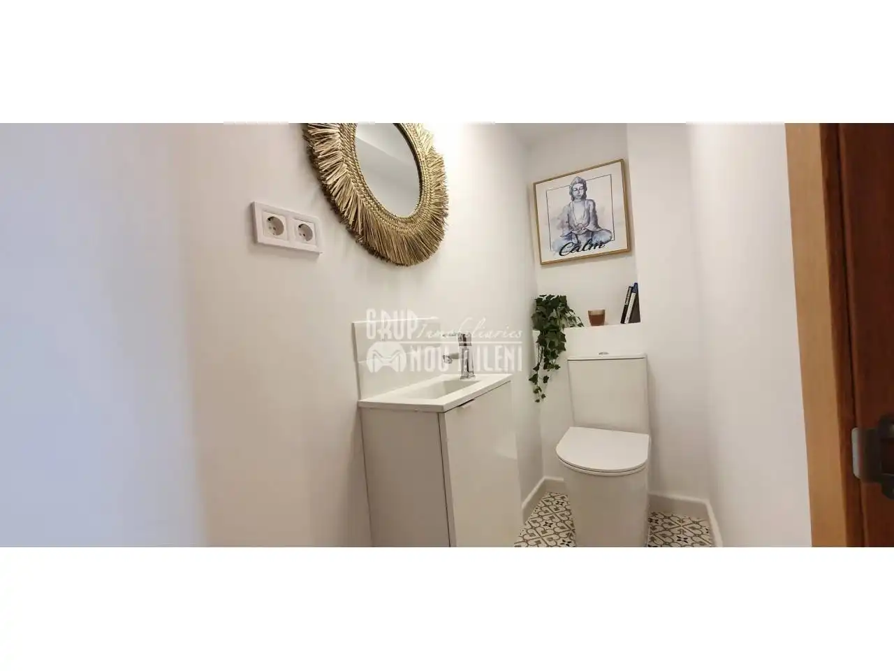 Baño de Piso en venta en Silla con Amueblado y Balcón