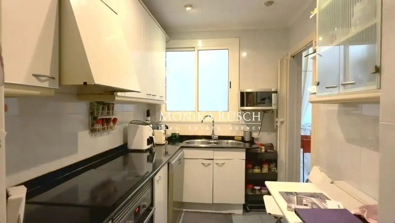 Küche von Wohnung zum Verkauf in Barcelona mit Klimaanlage, Heizung und Terrasse
