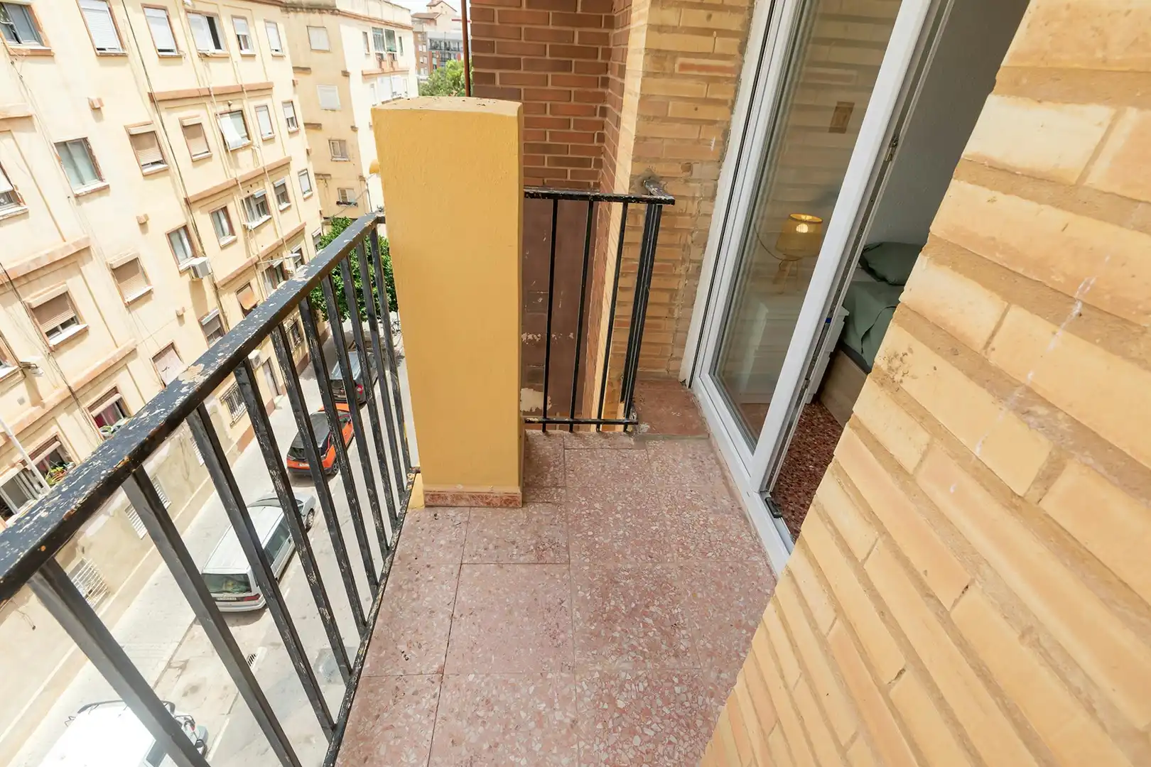 Balcony of Flat for share in Valencia  with Air Conditioner, Heating and Furnished