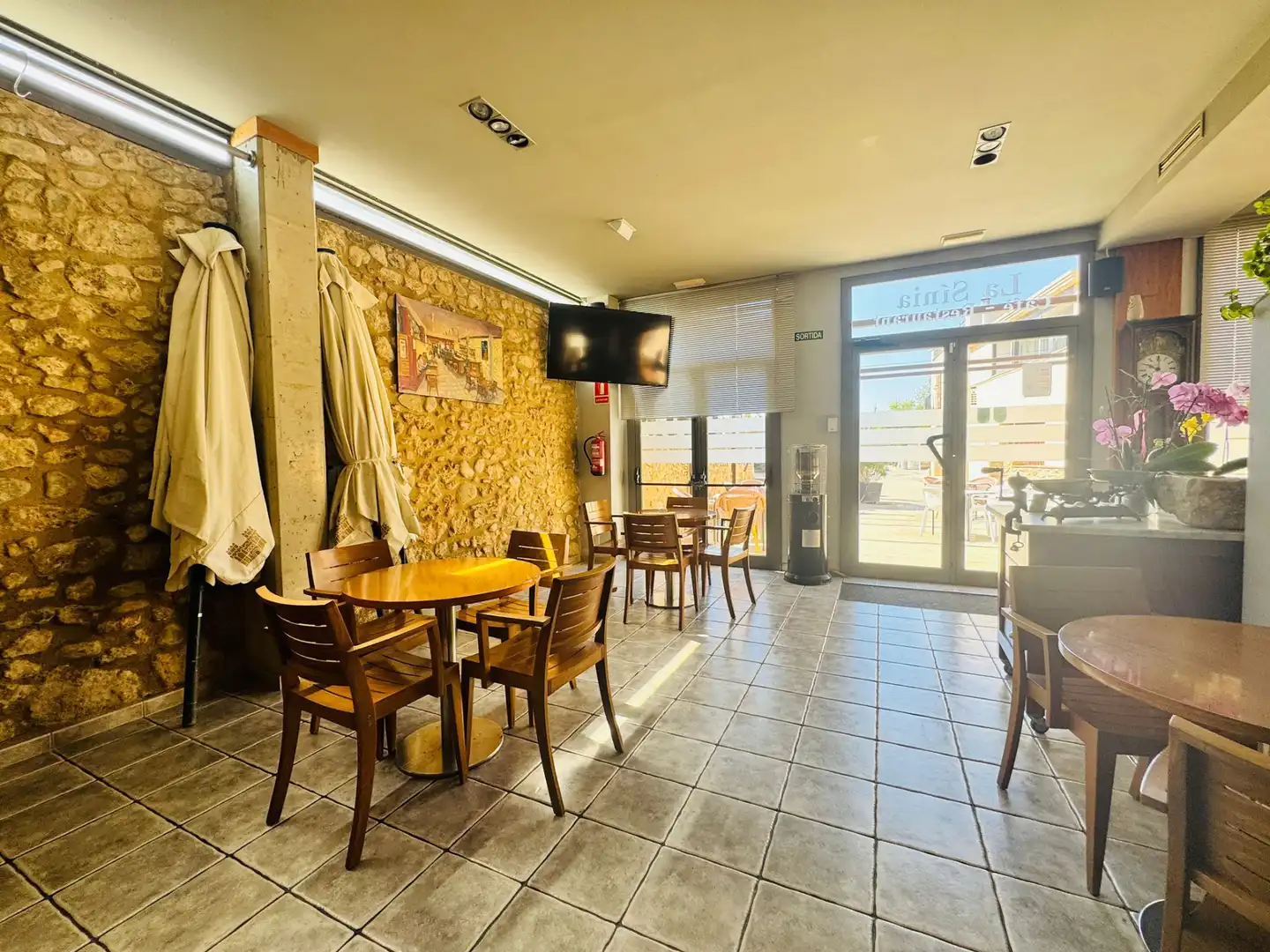 Finca rústica en venda en Vilabertran amb Terrassa i Moblat